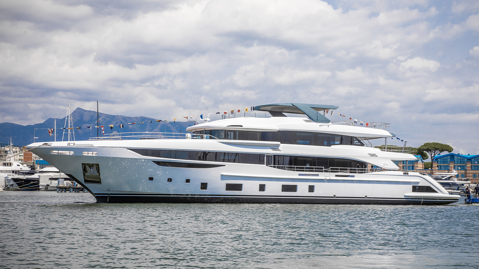 Benetti M/Y Abbentures² on Show at FLIBS