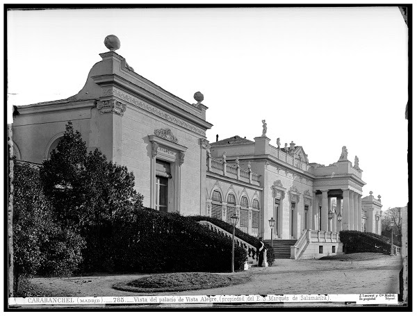 fachada palacio columnado