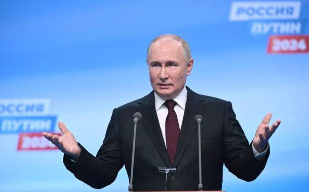 'A fonte do poder na Rússia é o povo', diz Putin em discurso de vitória (vídeo)