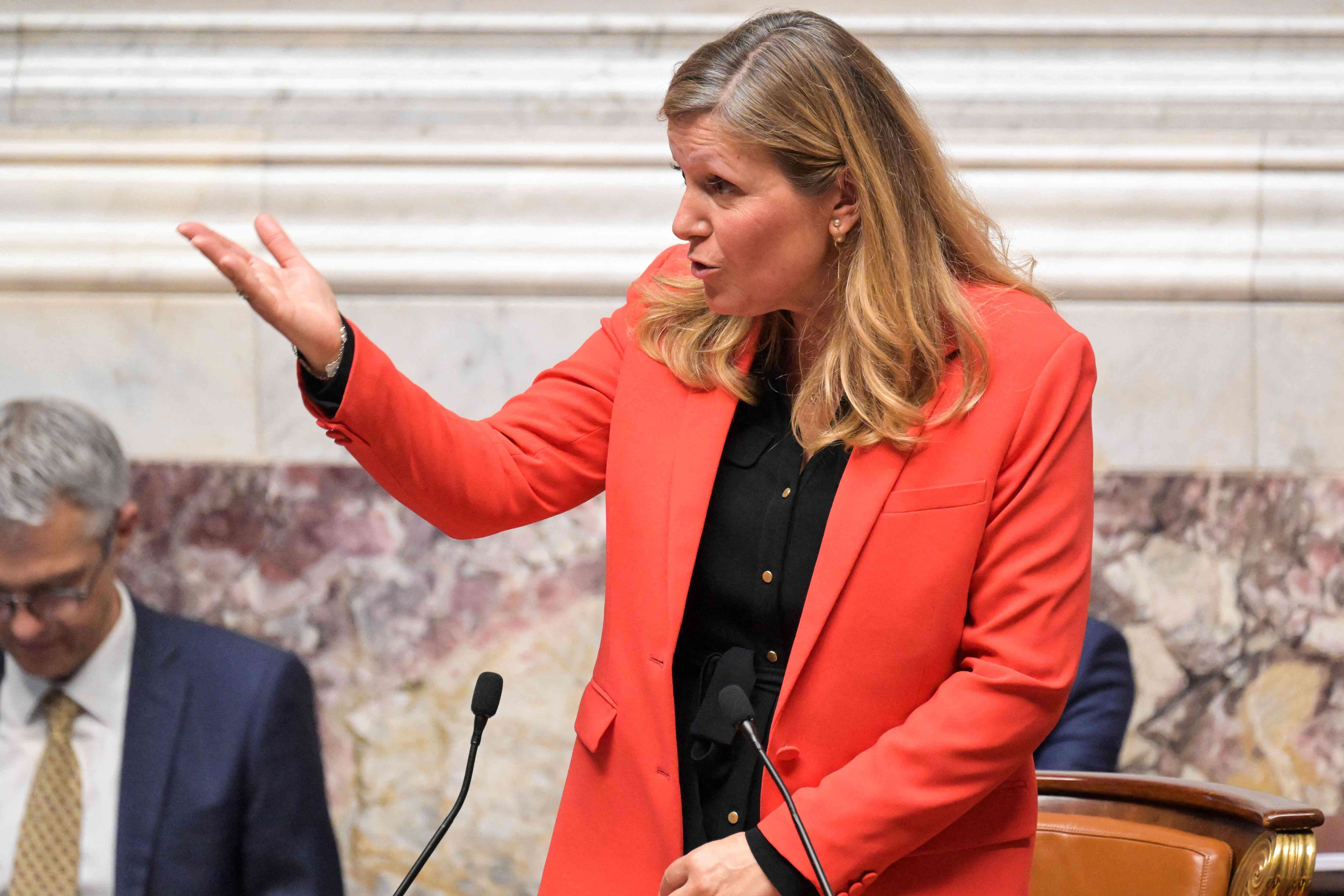 « Mais pour qui vous vous prenez ? » : Yaël Braun-Pivet difficilement réélue au perchoir de l’Assemblée après une séance tendue