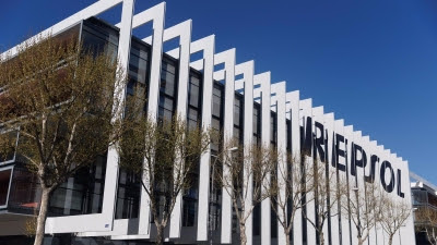 Repsol recorta un 62% sus beneficio a marzo lastrado por escenario de volatilidad y menores precios
