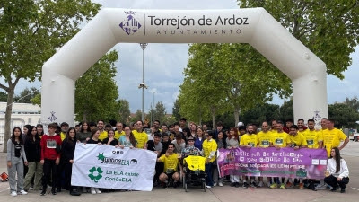 Torrejón.- Alumnos del IES León Felipe participan en una carrera para recaudar fondos para la investigación sobre la ELA
