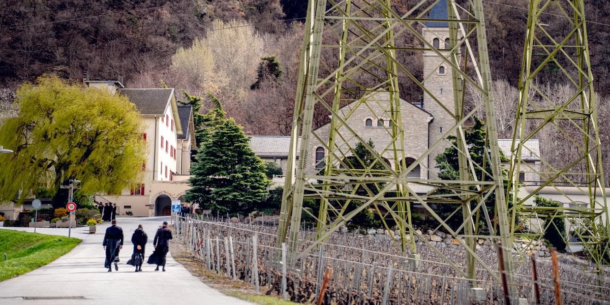 Vue du bourg du Séminaire Saint-Pie X à Écône, Riddes, Le 27 mars 2023 © David Wagnières