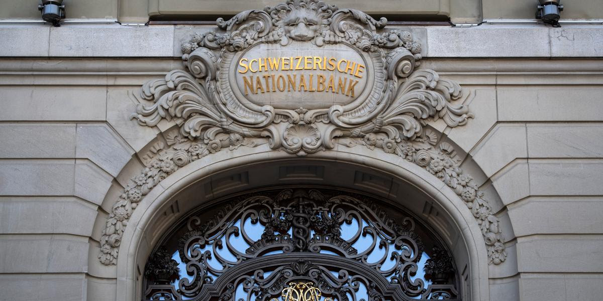 The facade of the Swiss National Bank SNB pictured at Bundesplatz, prior to a semi-annual conference in Bern, Switzerland, Thursday, June 13, 2019. (KEYSTONE/Anthony Anex)