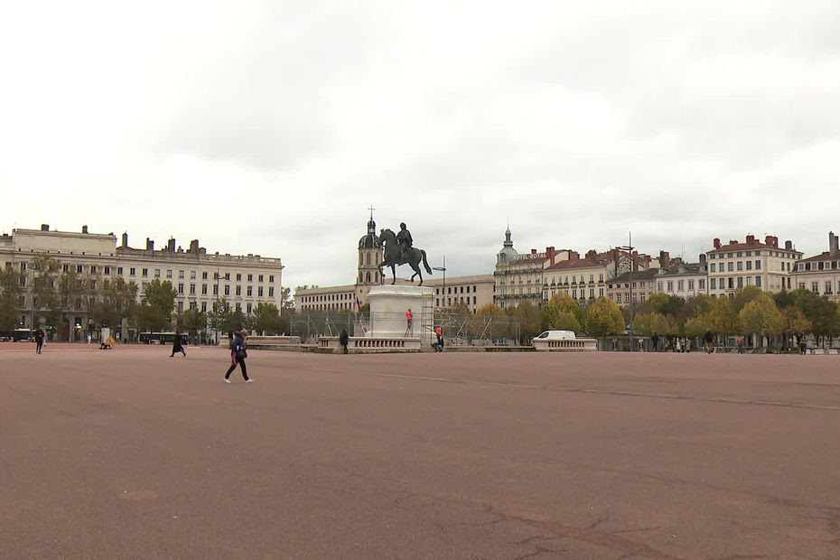 Bellecour à Lyon, la plus grande place piétonne d'Europe va se rhabiller, rêve ou cauchemar