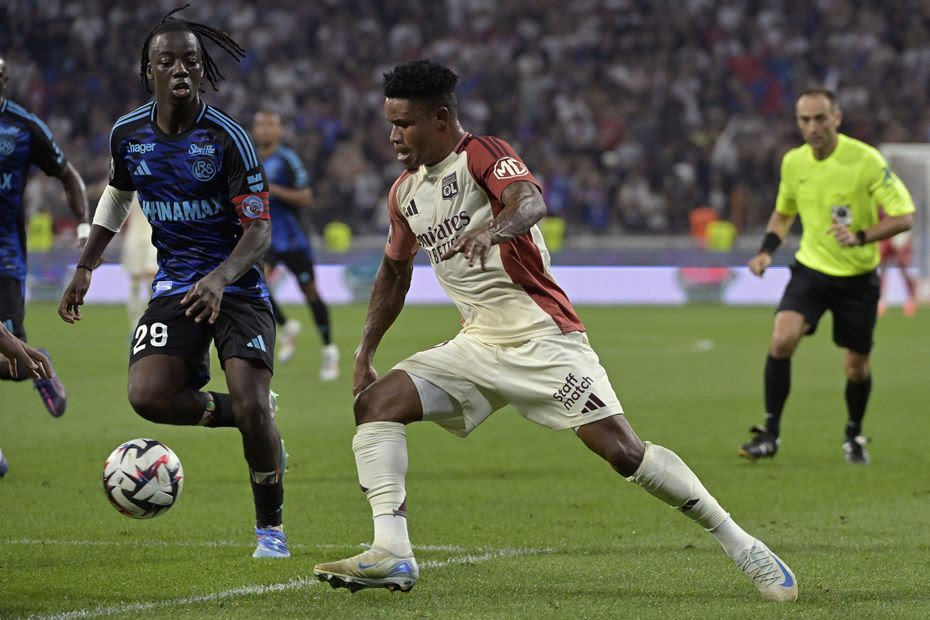 Ligue 1 : première victoire de la saison pour Lyon qui s'impose 4 à 3 sur Strasbourg