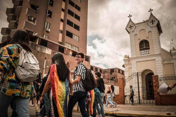 División del movimiento LGBT+ en Carabobo se evidencia con tres marchas conflictuadas por ideologías y riñas