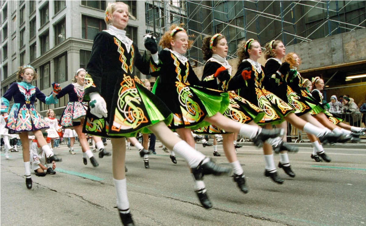 Photo of Irish dancers in parade.