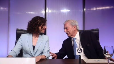 La Comunidad concederá a Vargas Llosa la Medalla Internacional de las Artes y dedicará Premios de la Cultura a su obra