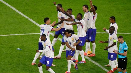 Euro 2024 : les Bleus conjurent le sort aux tirs au but face aux Portugais et se qualifient pour les demi-finales