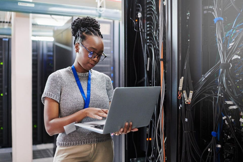5 Free AI Certifications That Pay $100,000+ Without A Degree