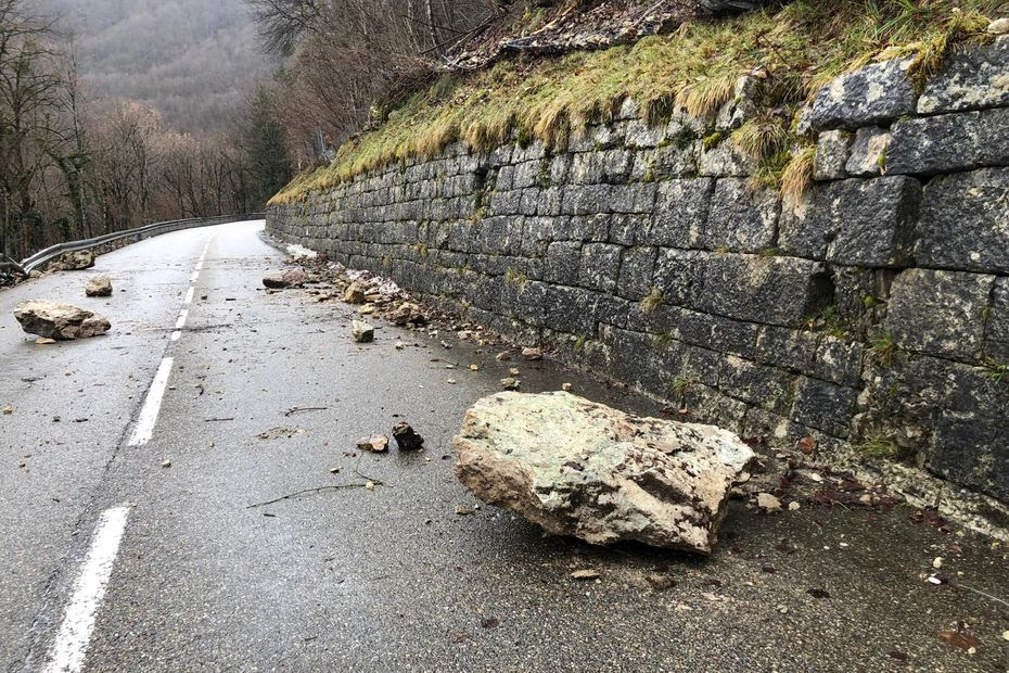 'On entend parfois la montagne bouger' : les éboulements se multiplient à cause du changement climatique dans l’Ain