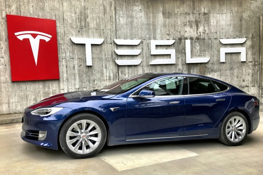 Tesla - unsplash.com 