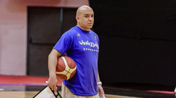 Coach Yonaiker Ecker prepara a la generación de relevo del baloncesto venezolano