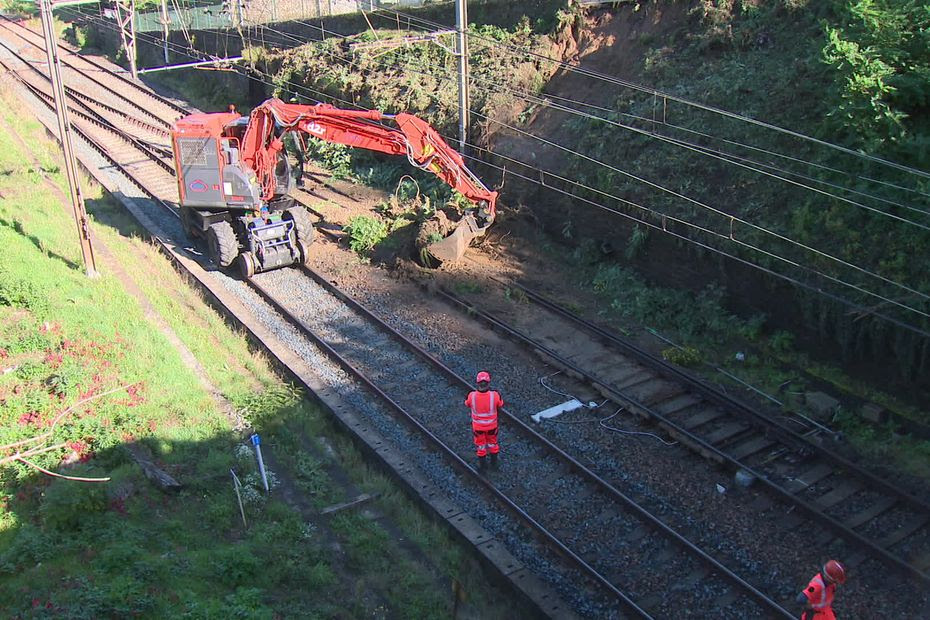 Inondations : 'C'est la galère totale', la ligne SNCF Saint-Etienne-Lyon fermée depuis un éboulement lié aux intempéries