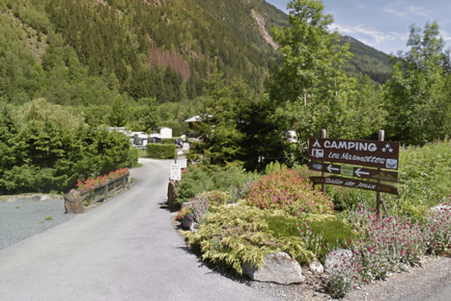 Pluies torrentielles en Haute-Savoie : trois campings évacués en pleine nuit, 146 personnes mises à l'abri en raison du risque d'inondations