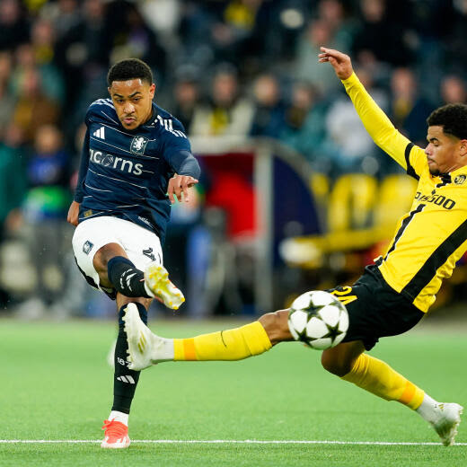 Bern, Switzerland, September 17th 2024: Jacob Ramsey 41 Aston Villa and Amadou Onana Young Boys battle for the ball duel during the UEFA Champions League football match between Young Boys and Aston Villa at Wankdorf Stadion in Bern, Switzerland. Daniela Porcelli / SPP PUBLICATIONxNOTxINxBRAxMEX Copyright: xDanielaxPorcellix/xSPPx spp-en-DaPoSp-20240917-_DP17316