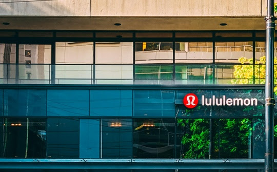 Lululemon Store - Unsplash.com 