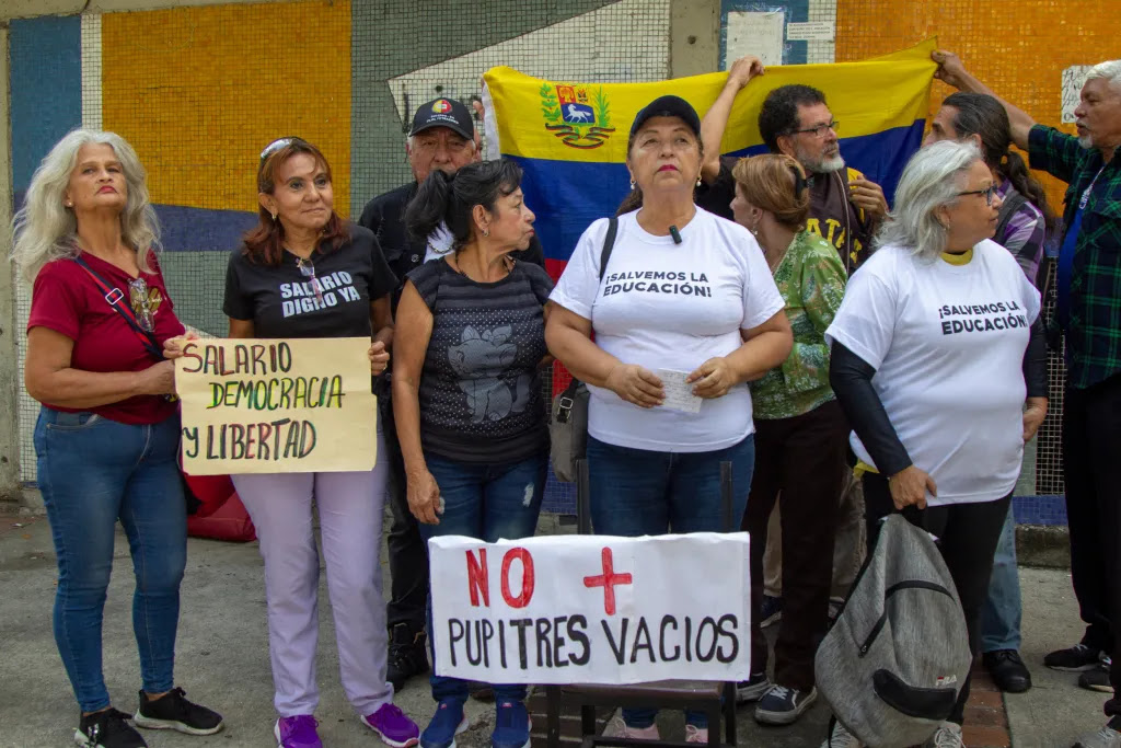 Docentes - No más pupitres vacíos