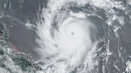 L'ouragan Béryl, de catégorie 4 et 'extrêmement dangereux', avance vers les Caraïbes
