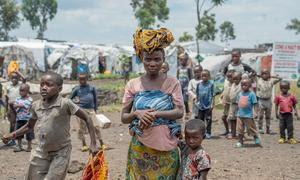 Muchas personas desplazadas por el conflicto viven en un campamento temporal cerca de Goma, en el este de la República Democrática del Congo.