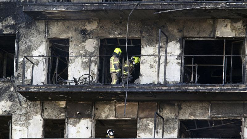 At least 10 people dead in Valencia's residential buildings fire 800x450_cmsv2_f810c980-c617-5cc5-b18c-a84afb8a0842-8261052