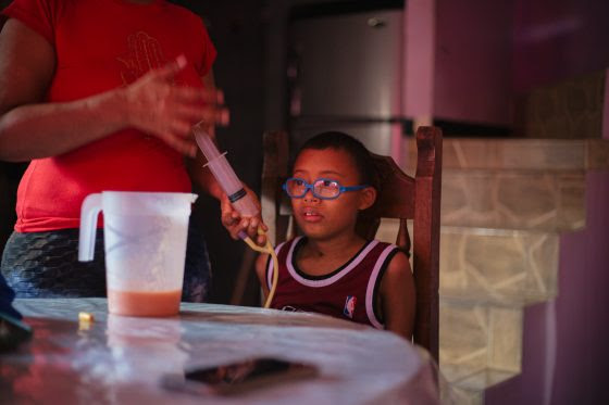 Apagones y falta de agua agravan salud de Josué, quien espera por una cirugía en el J. M. de los Ríos desde 2016