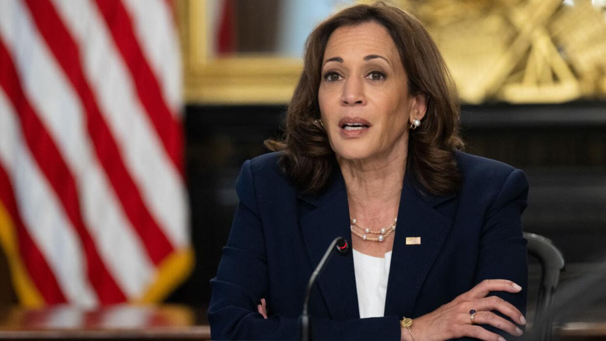 Cómo ver el town hall de Kamala Harris de Univision con votantes latinos