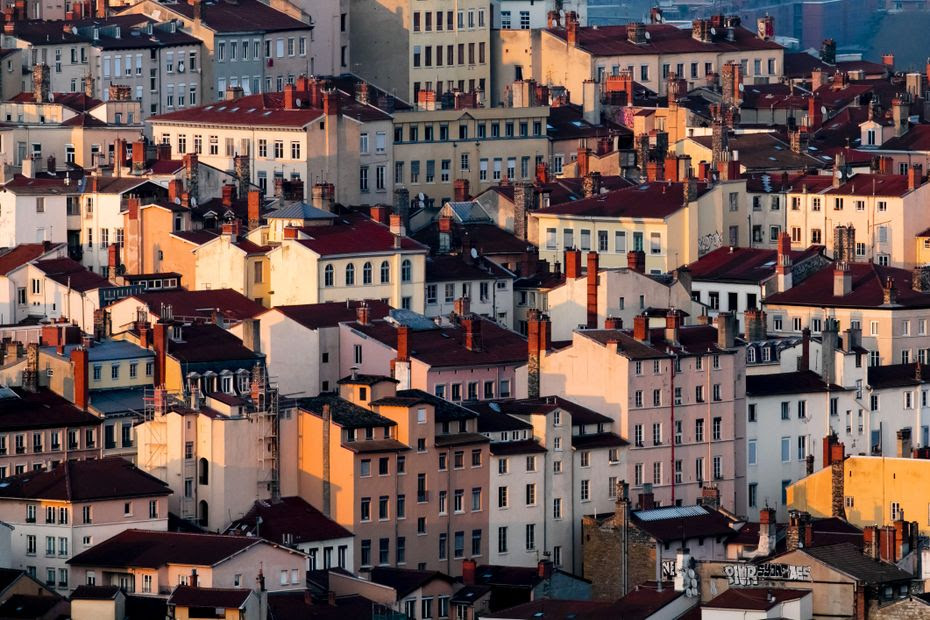 Une vingtaine de personnes évacuées en pleine nuit suite à l'incendie d'un immeuble à Lyon