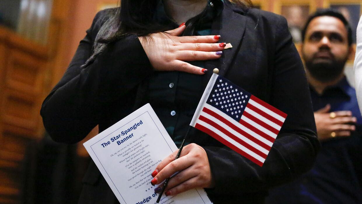 Se activa programa de subsidios para obtener la ciudadanía estadounidense