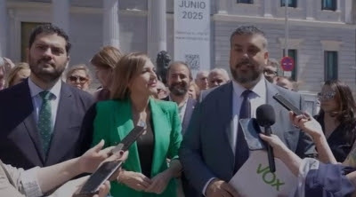 Más de 40 concejales de Vox de municipios madrileños se reúnen en el Congreso para protestar por los atascos en la M-50
