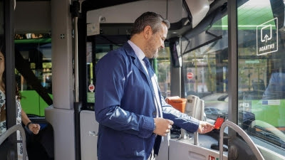 El pago con tarjeta se extenderá desde el 1 de julio a todos los autobuses de la región