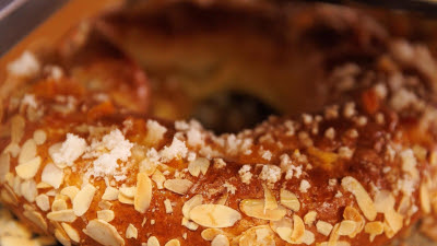 Las pastelerías artesanas de la región venderán 2,9 millones de roscones de Reyes, que cada vez son más pequeños