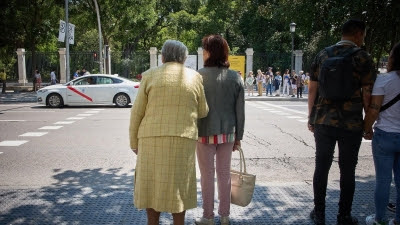 La Comunidad aumenta un 15,6% la inversión al convenio con el Ayuntamiento para atender a dependientes en la capital