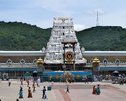 Vacation Zone Tirumala_Venkateswara_temple_entrance_090620151 18 Days Amazing South India  