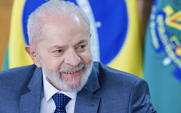 Lula visita Santa Catarina para inauguração de obra viária e lançamento de navio de guerra