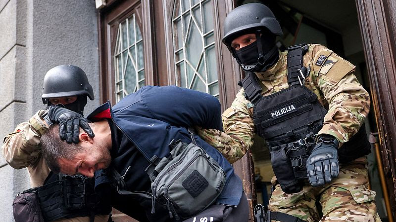 Police in Bosnia arrest 23 suspected members of drug kingpin's 'inner circle' 800x450_cmsv2_d92b691f-b27d-5e5d-8c6b-44e70eab3b22-8392890
