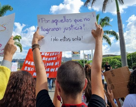 EN FOTOS | Mujeres se concentraron en Plaza Venezuela para conmemorar el 8 de marzo