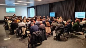 Foto reunion del Foro que se cita 1
