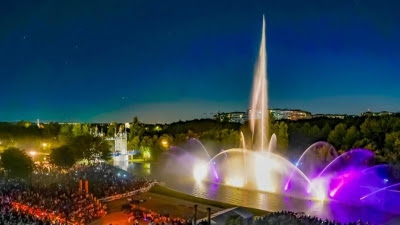Torrejón.- Ayuntamiento ofrece un espectáculo de agua, luz y sonido en la fuente del parque Europa de viernes a domingo