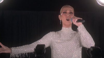 Céline Dion chante Piaf depuis la Tour Eiffel