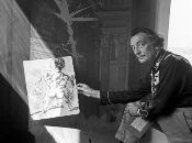 Uno de los sucesos que marcó la vida y obra de Salvador Dalí fue su encuentro, en 1926, con Pablo Picasso, lo que posibilitó su acercamiento definitivo al surrealismo.