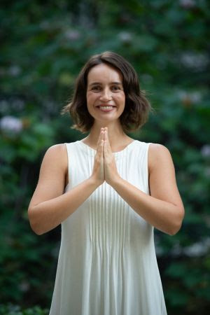 45b336c8e7e9dfba05b58a85ad4e513e_medium 5 maneiras como a meditação pode ajudar no seu relacionamento