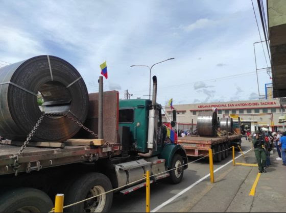 Descienden las ventas y el paso de transporte de carga en frontera con Colombia tras las elecciones