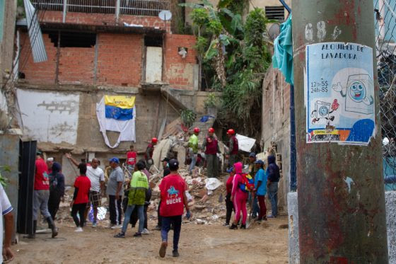 “Necesitamos bombonas nuevas por seguridad”, claman vecinos de sector de Petare donde explotó una vivienda