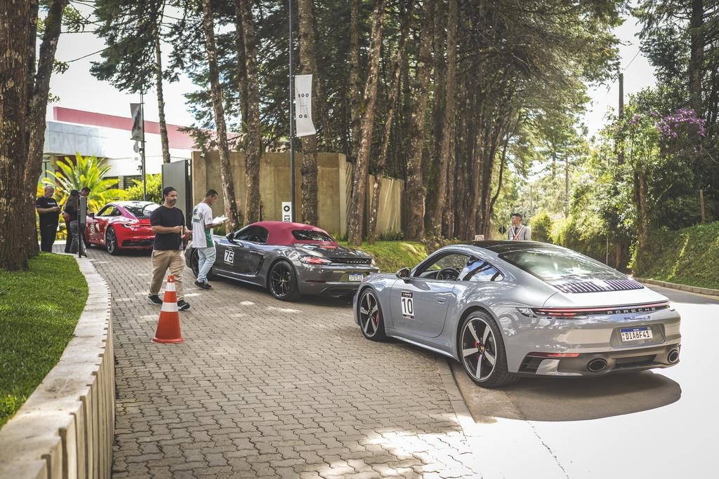 Chegada do Route Tour ao museu CARDE, em Campos do Jordão (YO! Studio/Porsche Club Brasil)