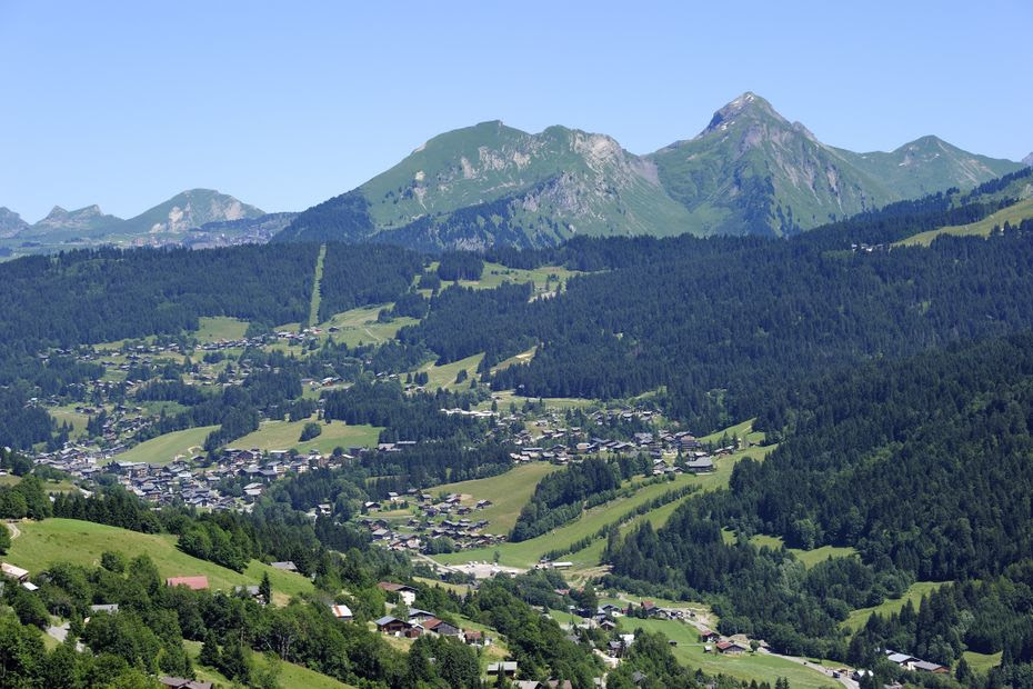 Soupçons de favoritisme en Haute-Savoie : le maire des Gets entendu en garde à vue