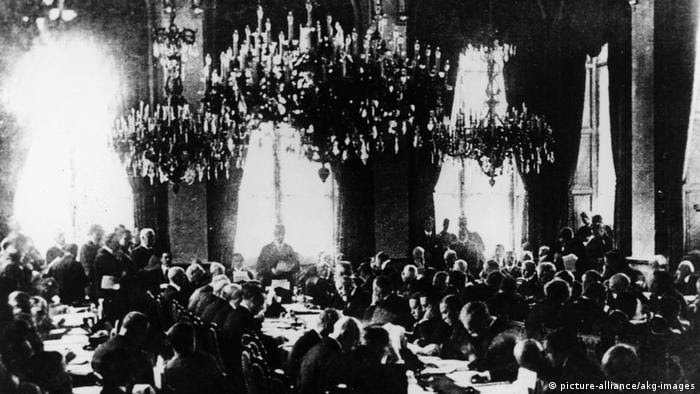 Presidente Wilson na Conferência de Paz de Paris, 18/01/1919