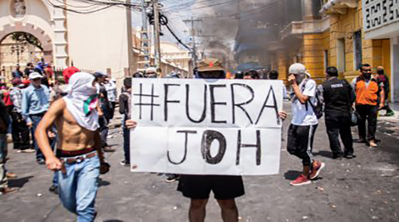 Renuncia de JOH es la única salida