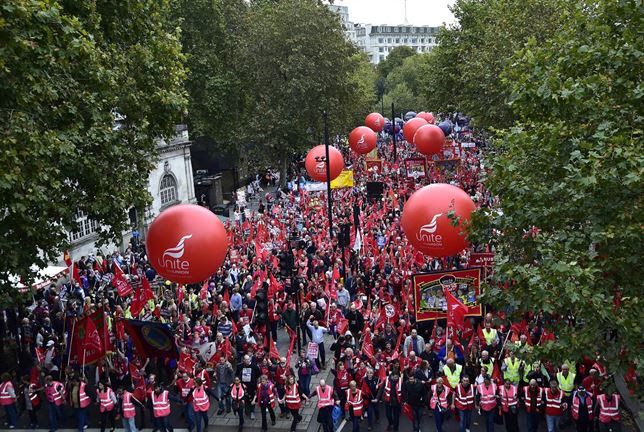 Manifestación en el Reino Unido exigiendo mejores salarios